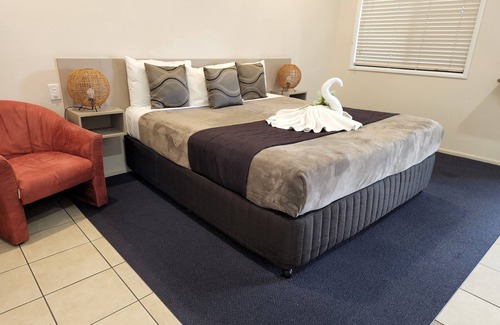 Richmond Hill Hotel | Charters Towers Motel