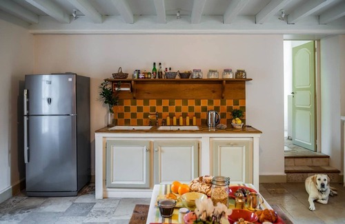 Cales Other | Chartreuse Des Roses