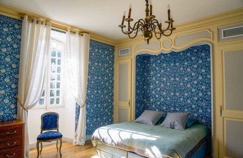 Cales Other | Chartreuse Des Roses