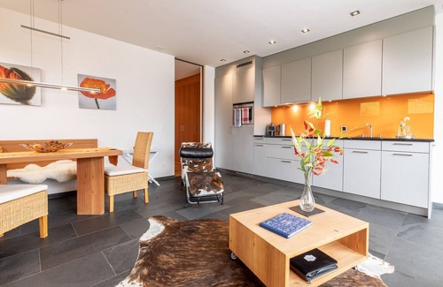 Guarda Apartment | Chasa Arpiglia: Modern 2.5-room apartment and sun terrace Guarda