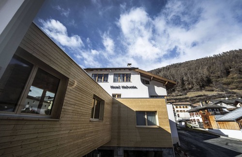Santa Maria Val Muestair Apartment | Chasa Helvetia Studio: Relax and enjoy in the new studio with exclusive hotel service