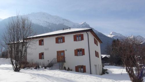 Val Muestair Bed & Breakfast | Chasa Randulina