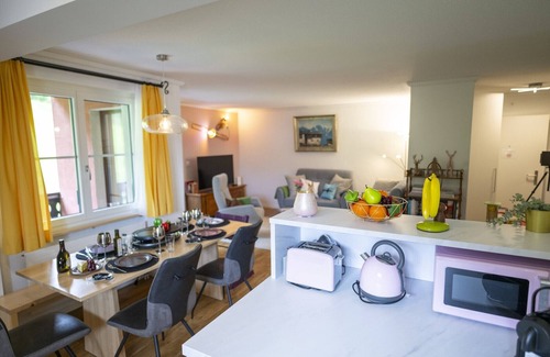 Vulpera Apartment | Chasa Valbernard 4302: High-quality renovated 4½-room apartment right next to the golf course