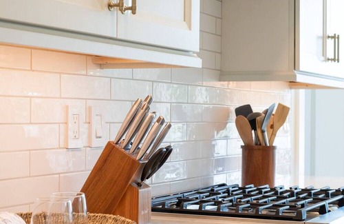 Unionville House | Chase Away the Chill with Our Winter Stay Specials