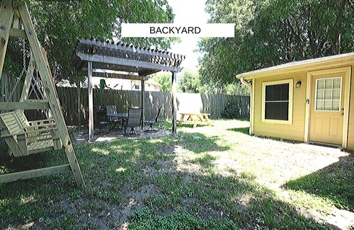 Missouri City House | Chaseview · Big Home - 4 bedrooms/5 queen beds Houston area