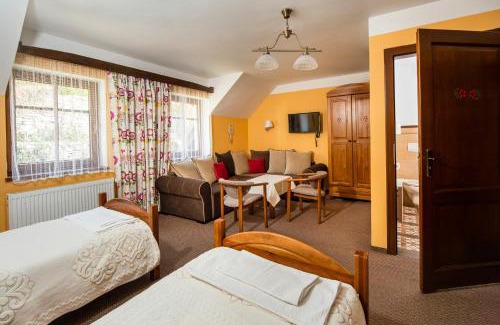 Bielice Bed & Breakfast | Chata Cyborga