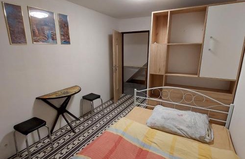 Lobendava House | Chata na samotě u lesa
