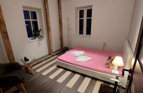 Lobendava House | Chata na samotě u lesa