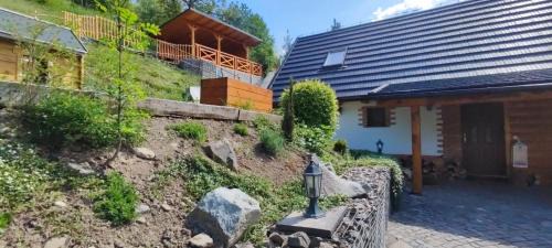 Zarnovica Ski Chalet | Chata pod kopcom
