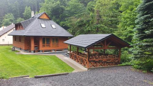 Dolny Harmanec Cabin | Chata Romeo