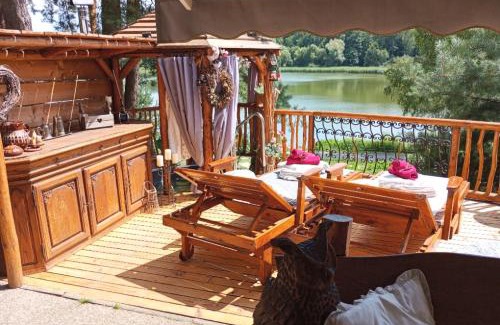 Osecna House | Chata u rybníka - Chrastná