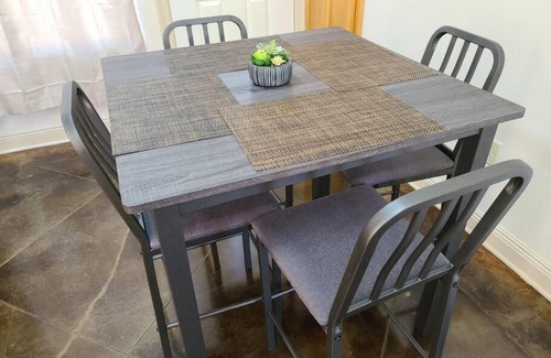 Pine Grove Apartment | Chateau 18