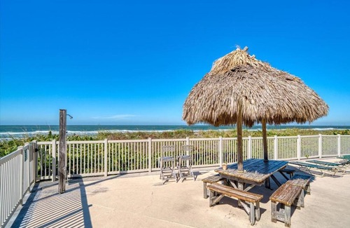 Belleair Beach Apartment | Chateau 6W Alluring Beachfront Condo