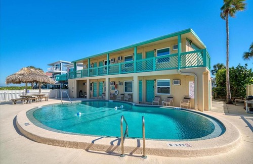 Belleair Beach Apartment | Chateau 6W Alluring Beachfront Condo