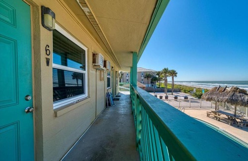 Belleair Beach Apartment | Chateau 6W Alluring Beachfront Condo