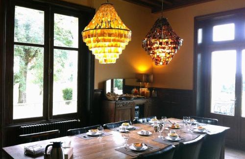 Moutiers-sur-le-Lay Bed & Breakfast | Chateau Breduriere