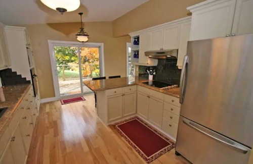 Penetanguishene House | Chateau Champlain Cottage