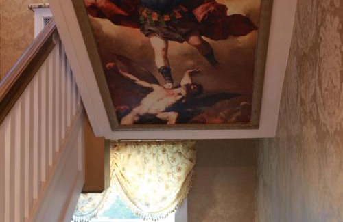 Connellsville Hotel | Chateau Connellsville That 70s Suite