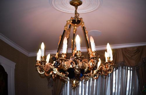 Connellsville Hotel | Chateau Connellsville Victorian Era Suite
