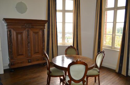 Heucourt-Croquoison Bed & Breakfast | Chateau d'Heucourt