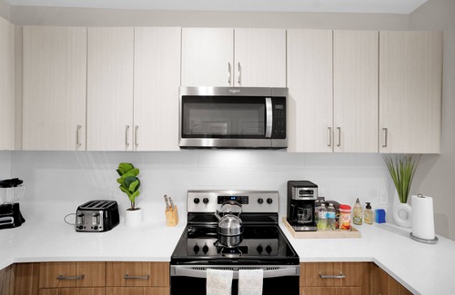 The Gulch Apartment | Chateau de Bella Nashville W l Pool Gym & Free Parking