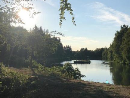 Villeneuve-de-Marc Bed & Breakfast | Chateau de Bonnevaux