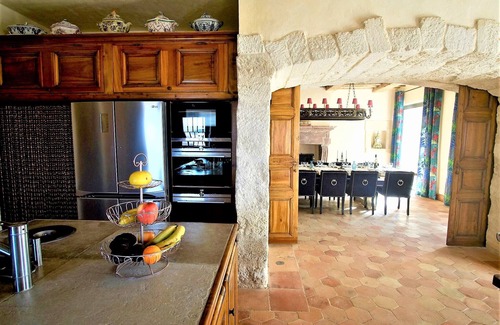 Bonnieux Villa | Chateau de Bonnieux - 15 pers
