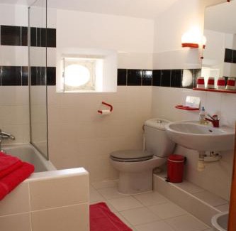 Saint-Leon Bed & Breakfast | Chateau De Castelneau