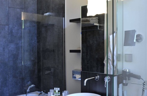 Villerest Hotel | Chateau De Champlong