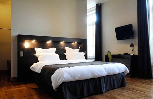 Villerest Hotel | Chateau De Champlong