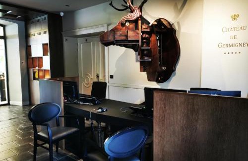 Port-Lesney Hotel | Chateau De Germigney