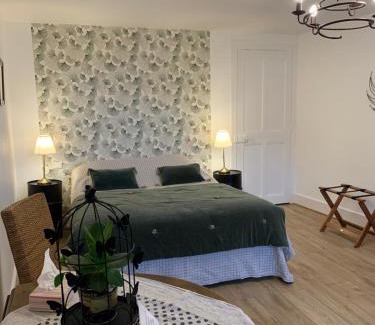 Lens-Lestang Bed & Breakfast | Chateau de la Saone