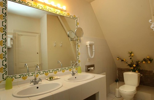 Challans Hotel | Chateau de la Verie