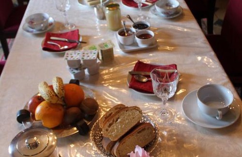 Deux-Chaises Bed & Breakfast | Chateau de Longeville