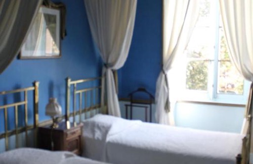 Deux-Chaises Bed & Breakfast | Chateau de Longeville