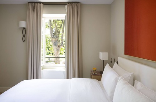 Sabran Hotel | Chateau De Montcaud