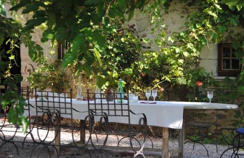 Chezelle House | Chateau de Montchoisy