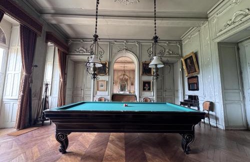 Maigne House | Chateau de Resteau - Haut de Gamme - 15 pers