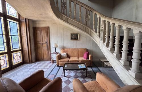 Maigne House | Chateau de Resteau - Haut de Gamme - 15 pers