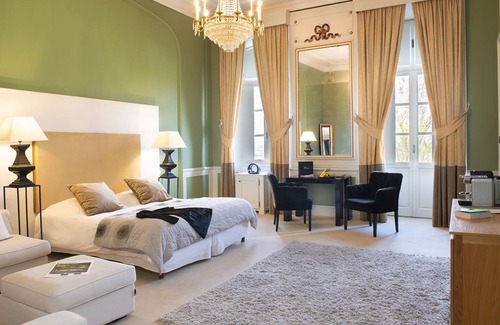 Rochegude Hotel | Chateau De Rochegude
