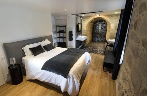 Lanobre Apartment | Chateau De Val