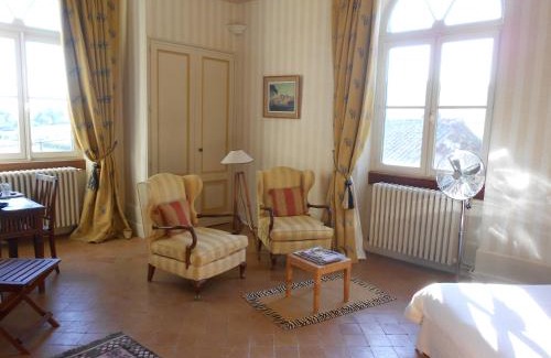 Hurigny Bed & Breakfast | Chateau des Poccards