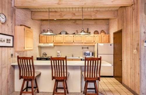 Aspen House | Chateau Dumont Unit 15, Spacious Top Floor Condo, Two Blocks from Aspen Mountain