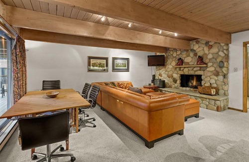 Aspen House | Chateau Dumont Unit 9, Downtown Condo with Cozy Living Area