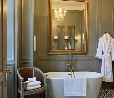 Arette Bed & Breakfast | Chateau Forest