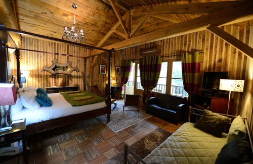 Chambretaud Hotel | Chateau Hotel le Boisniard