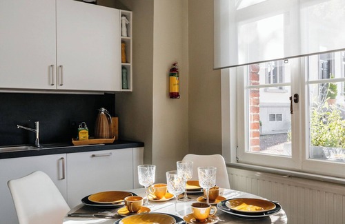 Cuesmes House | Chateau La Fontaine - stylish accomodation - green environment
