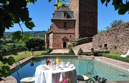 Mouret Bed & Breakfast | CHATEAU LA SERVAYRIE - Chambre d'hôtes