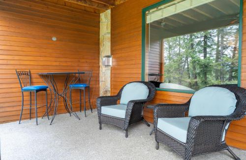 East Kootenay Apartment | Chateau Lawrence, Pool Table, Kids' Gaming Room