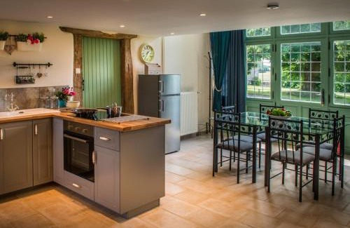 Saint-Hilaire-des-Loges House | Chateau Le Retail